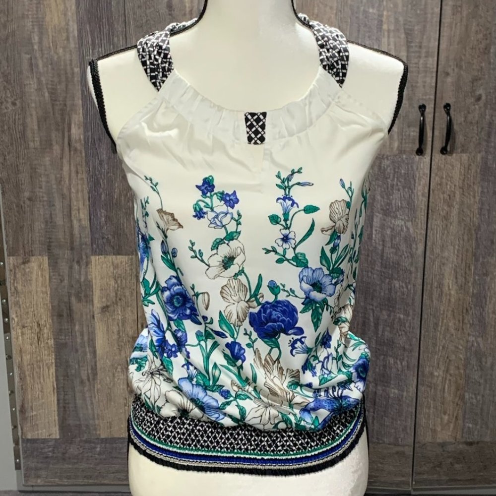 White House Black Market - Cute Floral top XXS